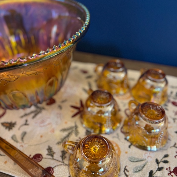 🍇 Vintage Carnival Glass Punch Bowl Set - - 11 Cups & Ultratemp Ladle - Picture 10 of 15